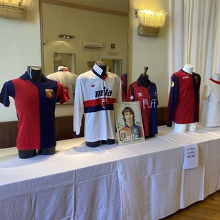 Pegli, all’Hotel Mediterranèe una bella mostra sulle magliette da calcio di tutti i tempi