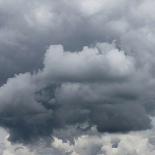 Allerta meteo per possibili temporali prolungata: la chiusura tra la serata e la notte