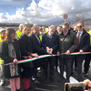 Inaugurato il cavalcavia su via Siffredi, un nuovo collegamento con l’aeroporto (Video)