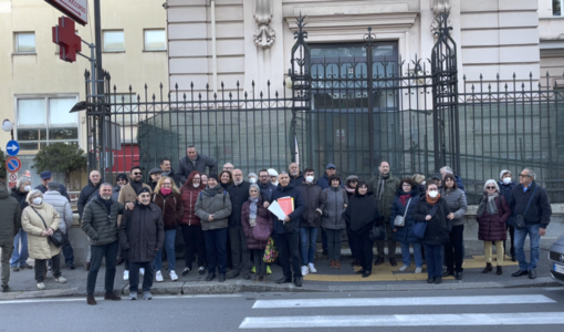 Presidio davanti al Villa Scassi:  “No alla chiusura del centro nascite” (Video)