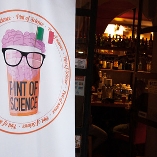 Scienza e pub, l'inedito matrimonio di &quot;Pint of Science&quot;