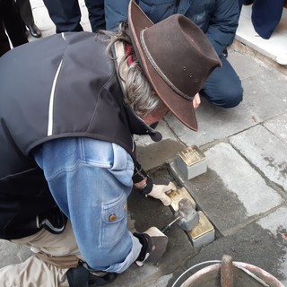 Da Cornigliano alla Foce, tredici nuove pietre d'inciampo posizionate a Genova