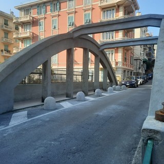 Pegli, appello per ripristinare gli antichi lampioni sul ponte di via De Nicolay