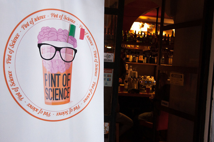 Scienza e pub, l'inedito matrimonio di &quot;Pint of Science&quot;