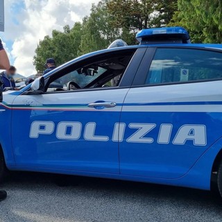 Blitz della polizia a Sestri Ponente, scoperta casa d’appuntamenti clandestina