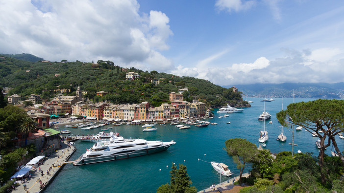 Bar e negozi in ferie, il Comune di Portofino si mobilita e apre un chiosco temporaneo in piazzetta