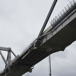 Crollo ponte Morandi: polizia giudiziaria indaga. Nulla osta ai funerali