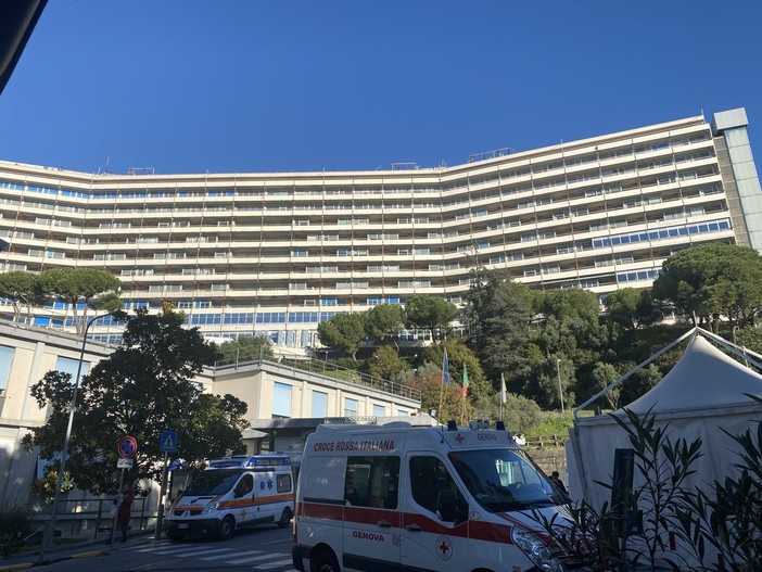 Incidente sul lavoro a Rivarolo, l’ospedale San Martino comunica l’inizio del periodo di osservazione per la morte cerebrale dell’operaio caduto