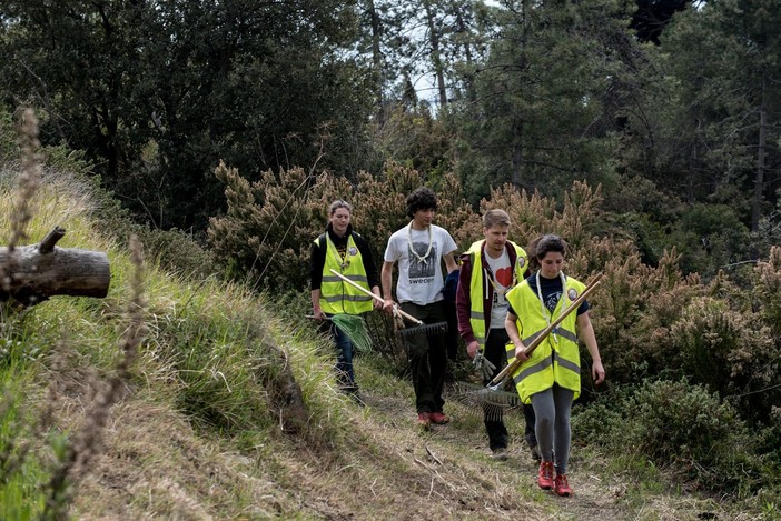 Pegli, Comitati e scout ripuliscono i luoghi del cuore di nonne e nipoti