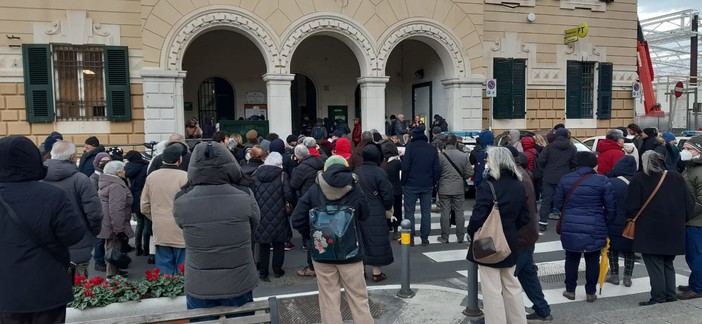 I cassoni della diga arrivano a Pra’, Bucci: “Porto e città devono lavorare insieme”