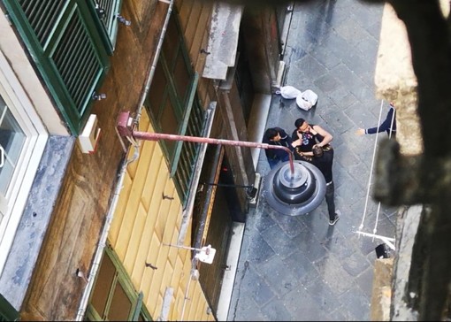 Centro storico: niente distanziamento sociale e scoppia la rissa (VIDEO)