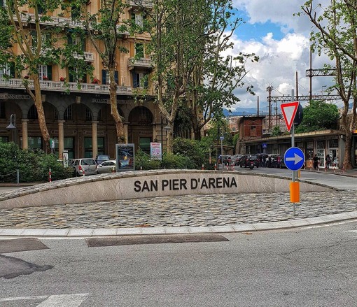 Sampierdarena, riunione infuocata sulla sicurezza: arriva un presidio fisso in piazza Vittorio Veneto