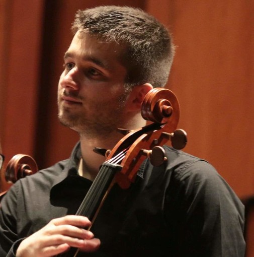 Musicista genovese multato sul treno per il violoncello &quot;ingombrante&quot;