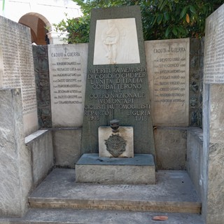 Staglieno, restaurato il monumento funerario dedicato agli Autieri, Ciclisti e Automobilisti