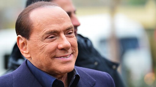 Cresce la preoccupazione per la salute di Berlusconi: &quot;Ha una grave patologia del sangue&quot;