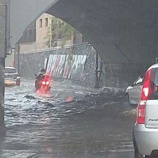 Multedo, il sottopasso di via Pacoret nuovamente allagato. E vogliono costruirci sotto una galleria…