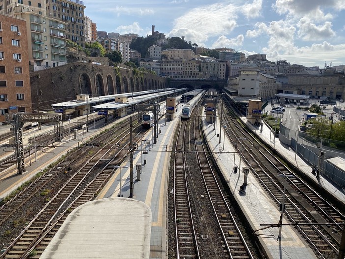 Furto di cavi di rame tra Principe e Sampierdarena, treni in ritardo fino a sessanta minuti