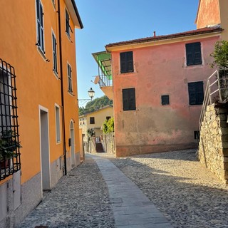 Castiglione Chiavarese, inaugurata la nuova pavimentazione del centro storico