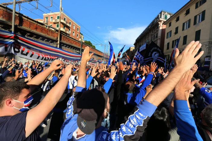 Tifosi della Samp in festa