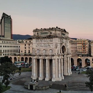 Lo spettacolo della superluna su Genova nelle immagini dell’Osservatorio Astronomico del Righi