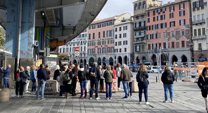 Sovraffollamento turistico: Liguria in fascia di alto rischio, si salva solo Genova