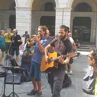 Artisti di strada, l’ultima protesta prima del via al nuovo regolamento comunale