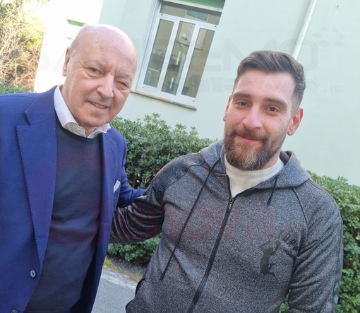 Sorpresa al Gaslini, il dg dell'Inter Beppe Marotta visita il piccolo Ryan. &quot;Ti aspettiamo a San Siro&quot;