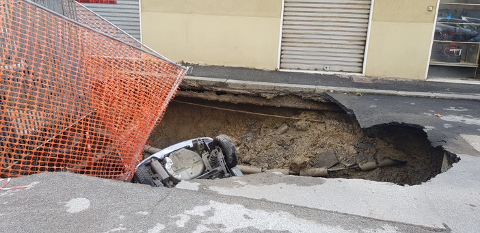 San Fruttuoso: partono i lavori per chiudere la voragine di Via Berno