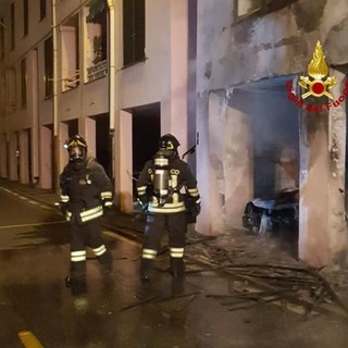 Incendio a Pra': un box andato a fuoco in Via Novella