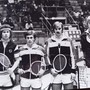 Semifinale torneo Bologna 1979 contro i numeri uno del mondo McEnroe e Fleming: Vattuone è il terzo da sinistra