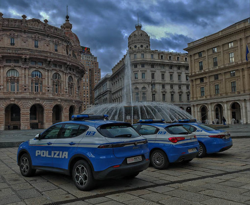 Gruppo di giovani aggredisce e deruba minorenni in piazza De Ferrari: quattro arresti e tre denunce