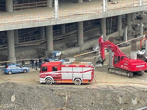 Ordigno bellico nel cantiere del Waterfront, in arrivo gli artificieri (foto e video)