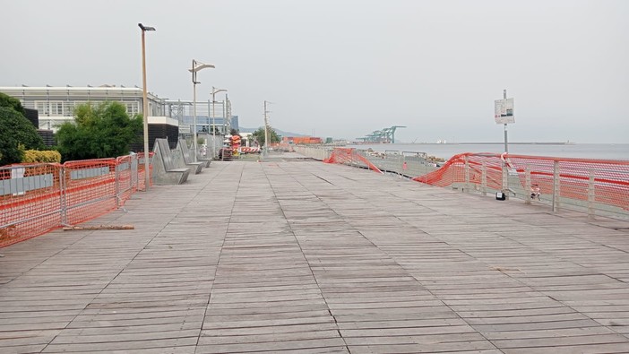 L'estate si fa attendere, proseguono i lavori di Aster per preparare le spiagge urbane