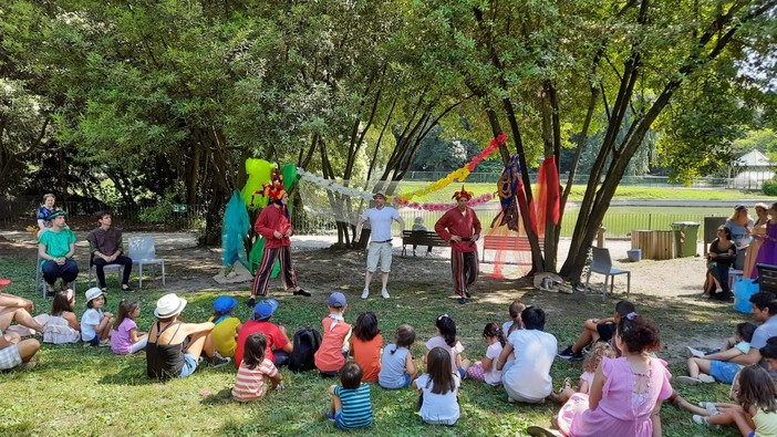 Un villaggio magico a Villa Serra di Comago, torna l'Abracadabra Festival