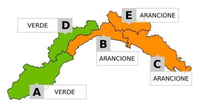 Maltempo, prorogata l'allerta meteo per temporali sulle zone B-C-E