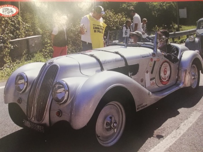 Il Veteran Car Club ligure domenica riporta il fascino delle vetture storiche al Porto Antico