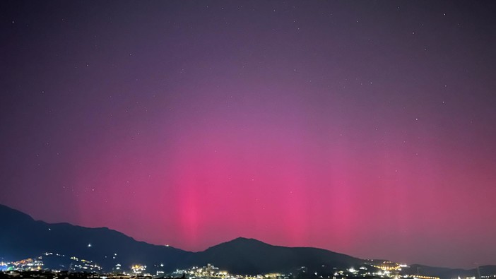 È la tempesta solare che ci ha regalato la magia dell’Aurora Boreale: uno spettacolo straordinario