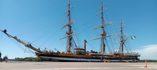 Il veliero Amerigo Vespucci a Buenos Aires per lavori di manutenzione e test in mare