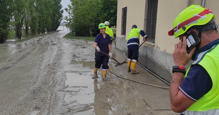 Alluvione Emilia Romagna, la protezione civile ligure sul posto: &quot;Qui si prova ad andare avanti, ma molti sono senza casa&quot; (foto e video)