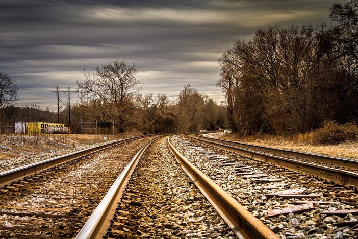 Amianto sulle rotaie: riconosciuta la rendita INAIL a un lavoratore delle Ferrovie