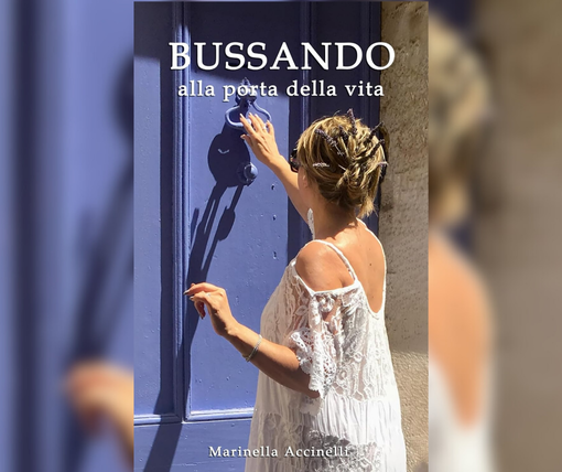 &quot;Bussando alla Porta della Vita&quot;: la nuova opera di Marinella Accinelli tra poesia e riflessione