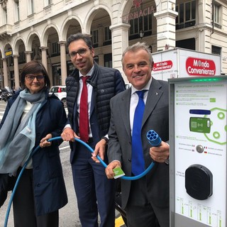 Progetto mobilità sostenibile Genova e Savona, 22 nuovi punti ricarica per auto e moto elettriche