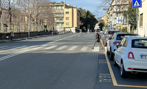 Attraversamenti pericolosi, presto un semaforo pedonale in via Felice Cavallotti