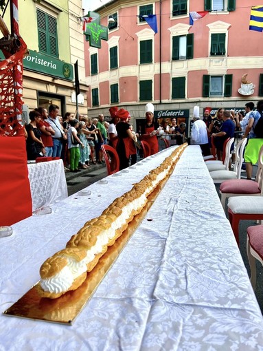 Dopo la focaccia, ecco il cavolino più lungo del mondo: il record in Valpolcevera