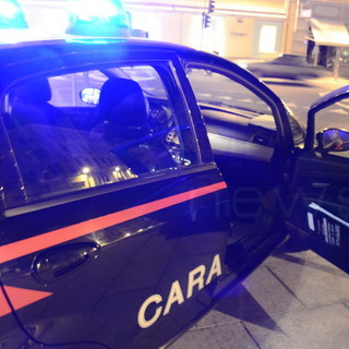 Genova Pra': sfonda la porta di casa dell'ex ragazza. Arrestato 18enne