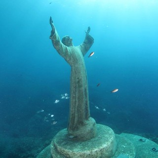 San Fruttuoso, il Cristo degli abissi a 69 anni dalla sua posa: &quot;Un simbolo identitario del territorio ligure&quot;