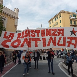 Camminata antifascista in Valpolcevera, in piazza circa 500 persone