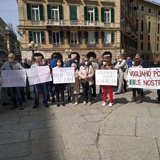 “No al trasferimento dei depositi chimici e alla nuova linea merci del Campasso”, i comitati organizzano un presidio in prefettura