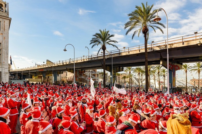 Mille Babbi Natale in parata per il Gaslini: appuntamento sabato a De Ferrari