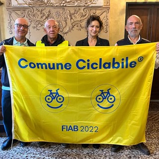 Chiavari, consegnata la bandiera gialla di Comune Ciclabile 2022